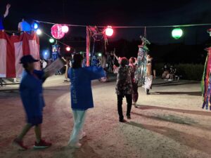 盆踊りの様子1