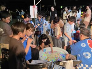 スーパーボールに挑戦する子どもたち1